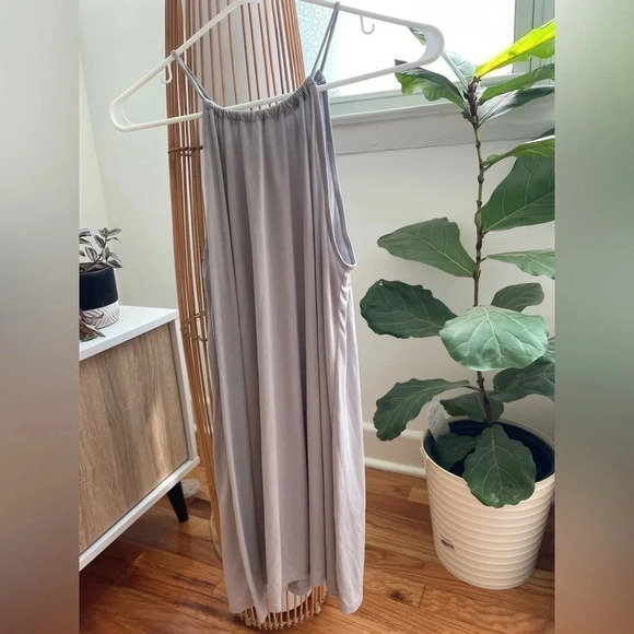 Forever 21 Dresses & Skirts - Flowy mini dress from forever 21 || free people look alike